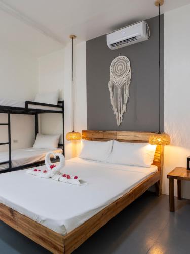 Sip Sunset Hostel and Lounge