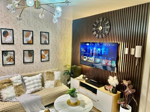 AZURE BICUTAN -MIAMI TOWER 6 Floor