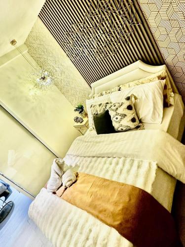 AZURE BICUTAN -MIAMI TOWER 6 Floor