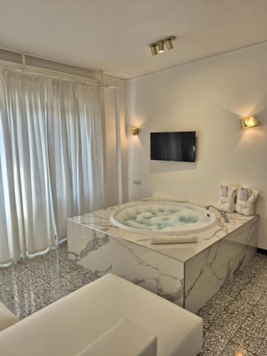 Hotel Eveline Portosole