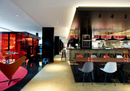 citizenM Amsterdam Schiphol Airport