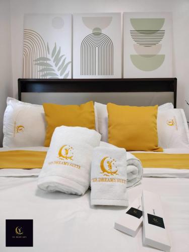 Newly opened near MOA & Airport with PS4 and karaoke