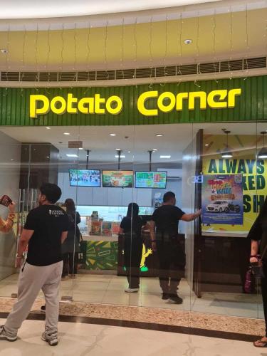 Sleek 1 BR APT at FAME Residences with Balcony