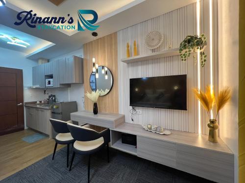 Mesatierra Condotel Unit 1127 by Rinann's Staycation Davao