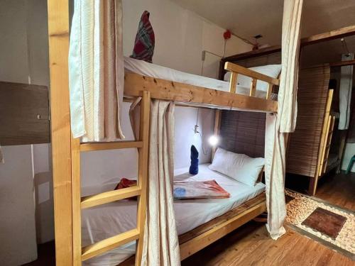 AlonaBeach Tourist Inn