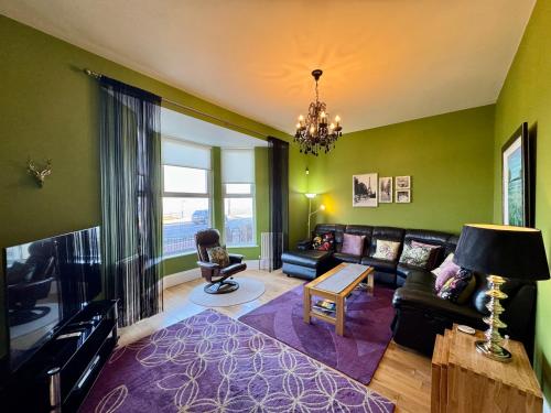 The Beach Front Apartment, Amazing Frontline Sea Views