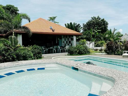 Galaxy Barkada 20 persons