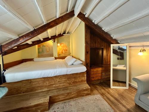Loriet Hotel