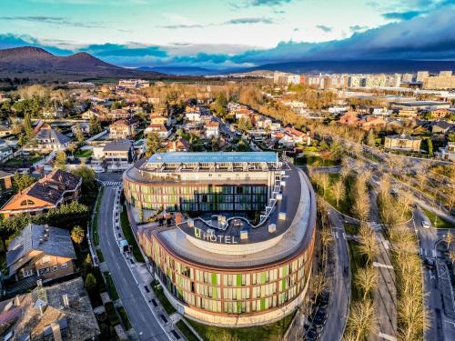 Sercotel Jardines de Uleta Suites