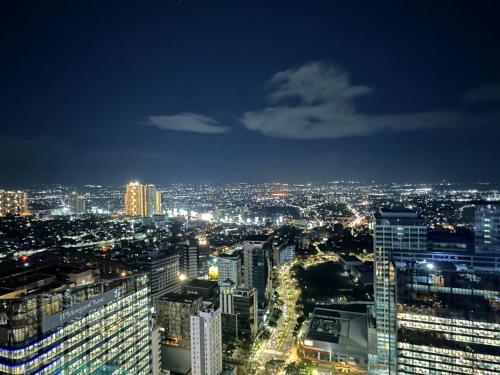Spacious Modern Suites with Amazing City View