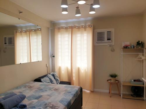 CZ Cozy Studio Unit with Hi-speed WiFi Netflix