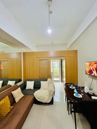 Shell Residence 1BR Deluxe Room Across Mall of Asia and Near Airport