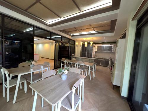 Kalipay sa Baybay, Your Private Escape