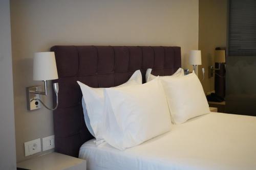 Bougainville Bay Hotel