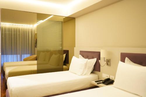Bougainville Bay Hotel