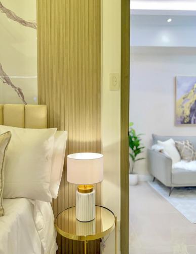 Eastovia Suites city center condo with pool at Fame