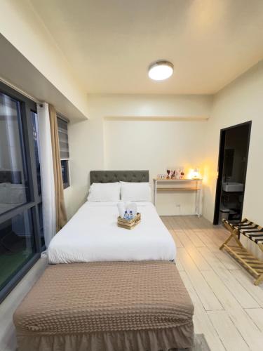 Relaxing Pasay Retreat Pool, WiFi & Gym Access