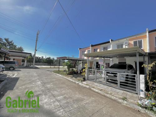 Fully-Furnished Compostela House with Carpark, WiFi, Netflix