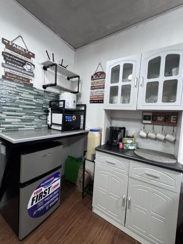 Cozy Rustic Corner House Subic