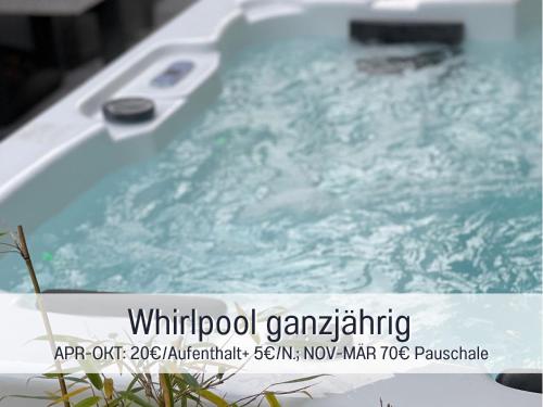 ROSMARIN - Kuschelige Fewo - Romantik & Entspannung im Whirlpool auf privater Terrasse, Ruhe & Hund willkommen - by FerienWohnenAmSee -