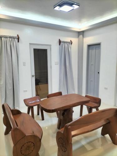 RRJJ's TRANSIENT - A minute walk away from the beach