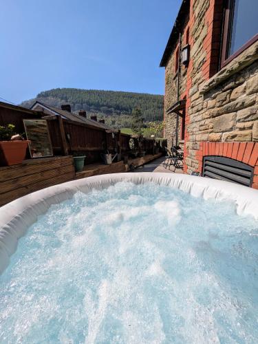 Cwmcarn Hotel & Bunkhouse