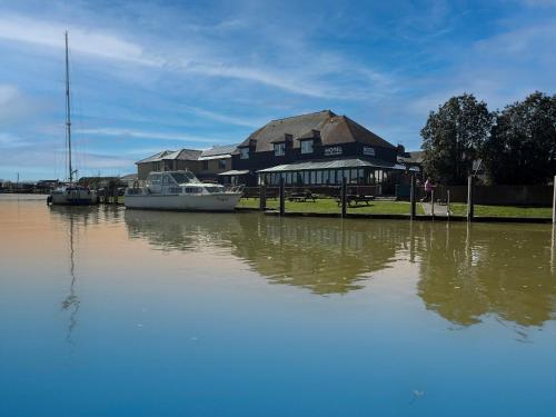 The River Haven Hotel & Restaurant