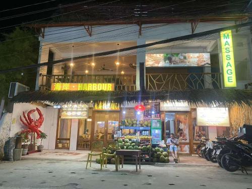 AlonaBeach Tourist Inn