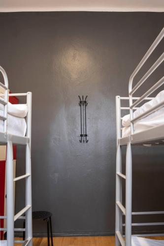 New World St. Hostel