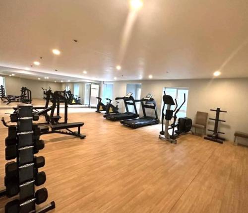 Quezon City Apartment 2 Condo-Hotel with Pool View