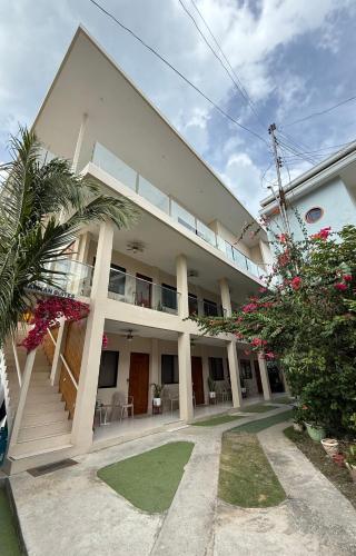 Harman Suites Moalboal
