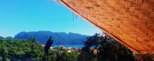 Charming seaview chalet with AC, kitchen, downtown