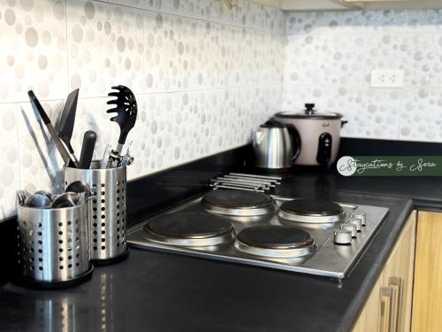 Shore Residences 2 Bedroom with Balcony Near NAIA Airport MOA