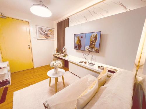 SEAWIND CONDOMINIUM 2Bedrooms near Davao Airport, SM Lanang, Sasa Wharf, Dusit Thani, Waterfront Insular Hotel, Azuela Cove, Acacia Hotel, Abreeza Mall, Lots 4 Less, Puregold & a lot more