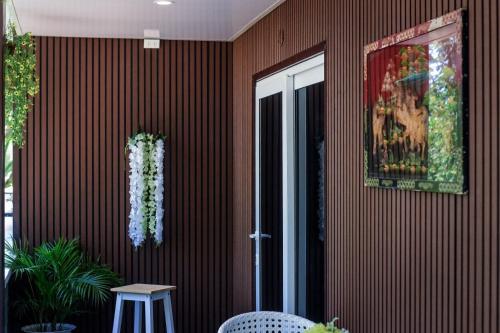 The Twin Hanger Cabin A