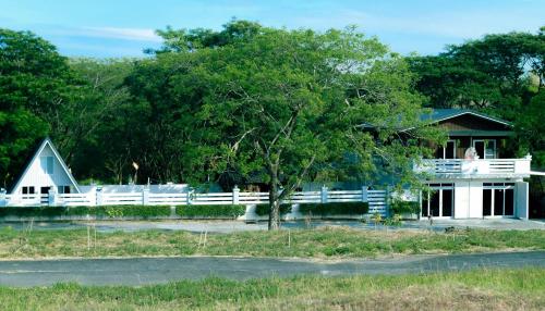 The Twin Hanger Cabin A