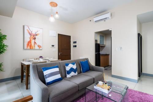 One Uptown Residence BGC 2BR Cor unit with balcony , washer