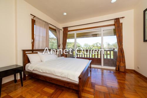 4 Bedroom Cabin in Camp John Hay