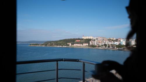 Akol