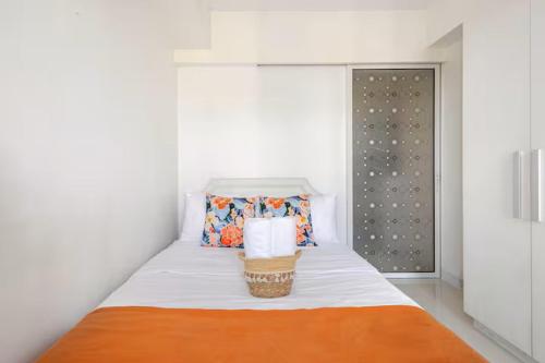 Jing'sCrib 2BR Apartment by Azure Near Manila International Airport