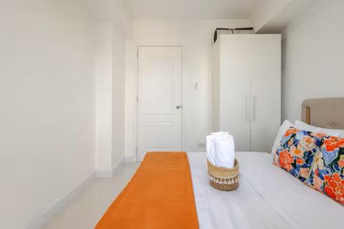 Jing'sCrib 2BR Apartment by Azure Near Manila International Airport