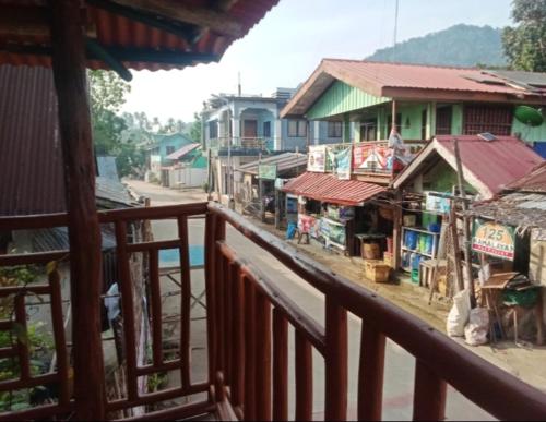 Bebeladan ARA'S Lodging House Beachfront