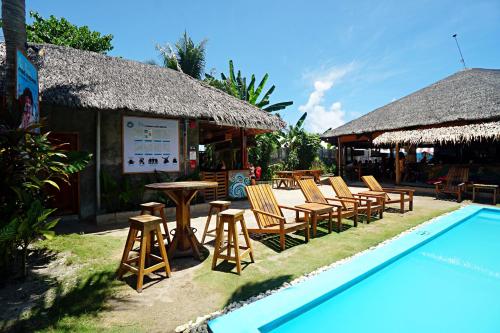 Mad Monkey Hostel Siargao