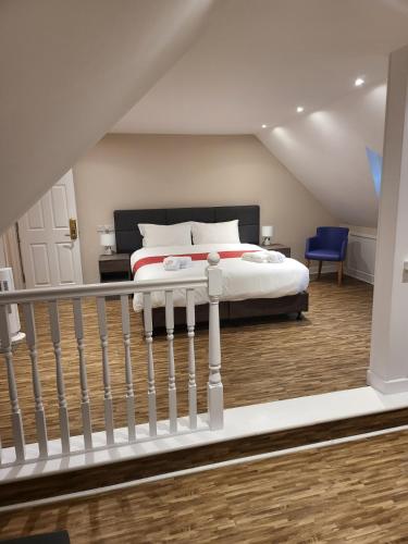 Gissons Hotel by OYO Rooms