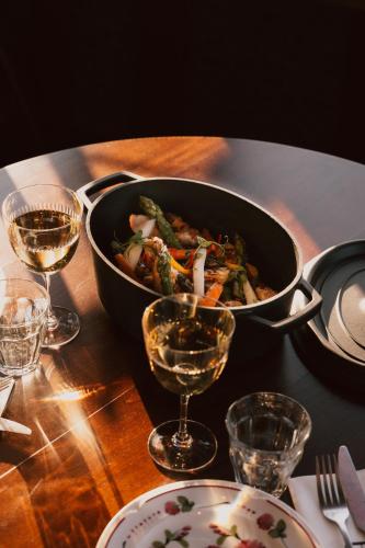 Maison Heler Metz, Curio Collection by Hilton