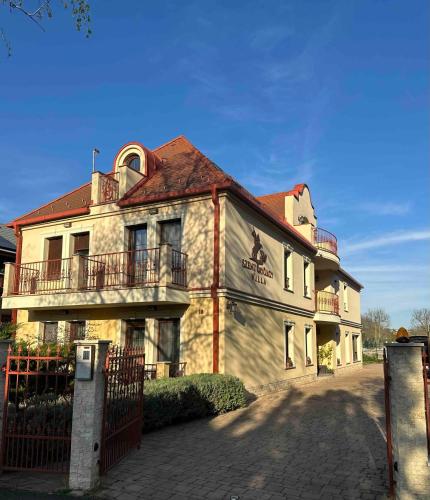 Szent György Villa Apartmanház