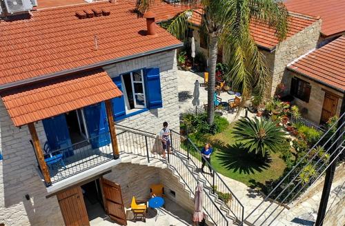 Nikis House