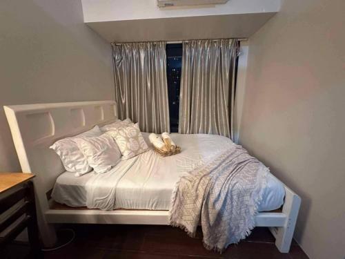 AIR Residences Makati Holiday Home