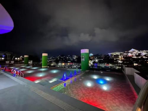 Baguio Condo - City Hub - Urban Oasis in Pines with Pool & Mountain View