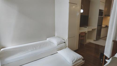 Queensland Manor Condominium Deluxe Suite